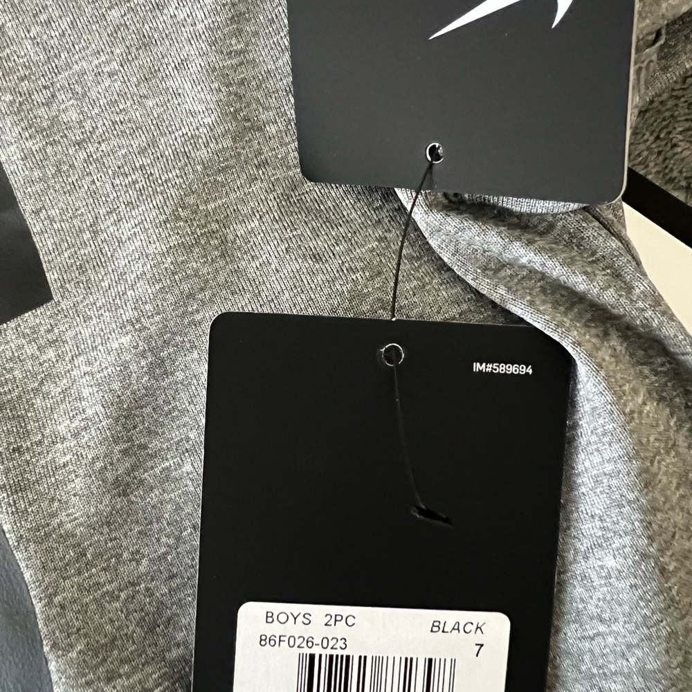 Nike - Picture 2 of 2